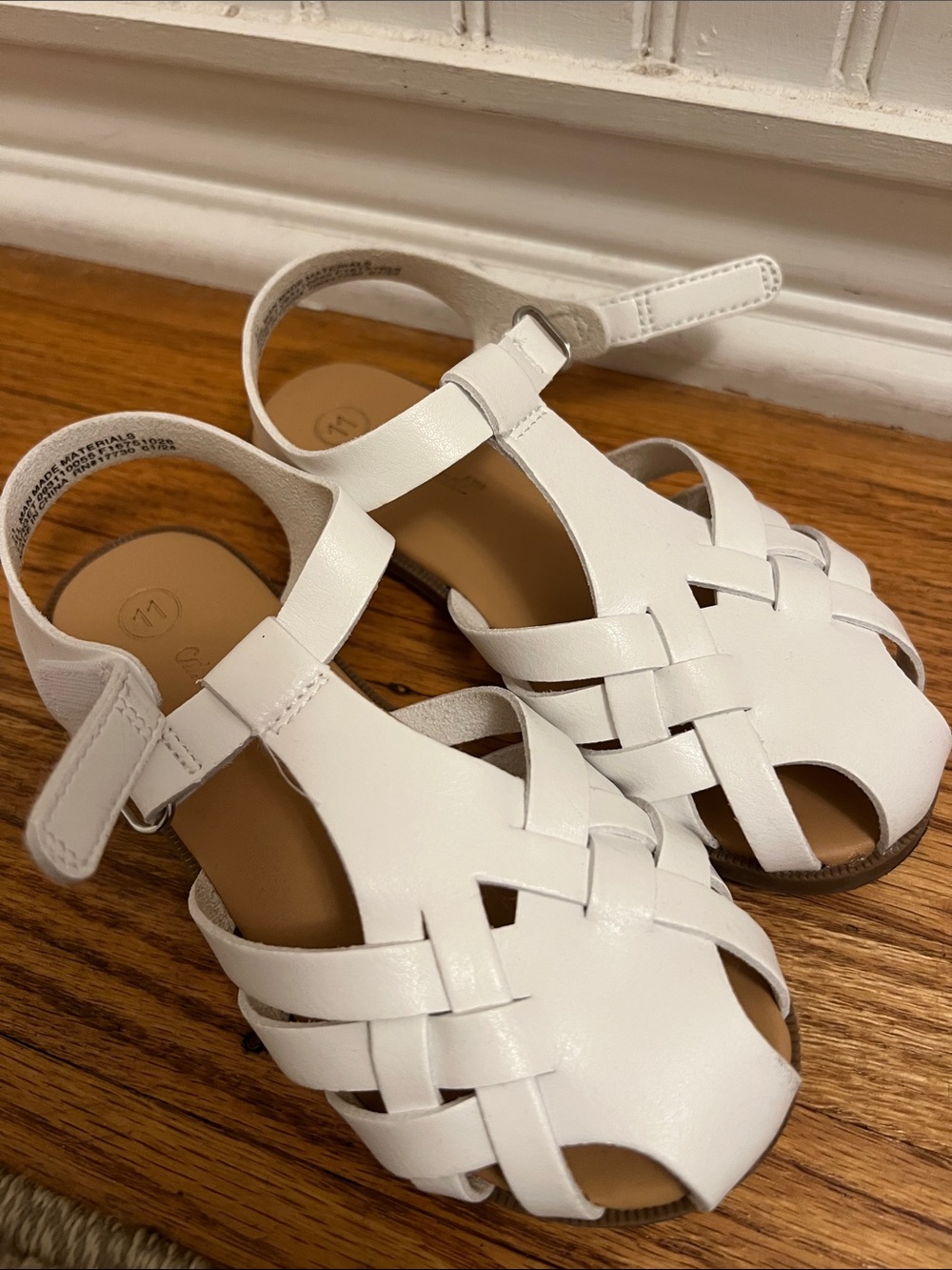 Cat and Jack girls White Woven Leather Sandals size 11